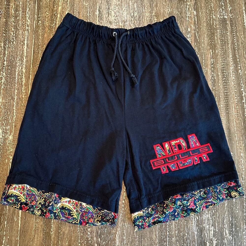 Vintage Nutmeg Mills Chicago Bulls 8” Shorts 90s Jordan USA Paisley Black Mens M
